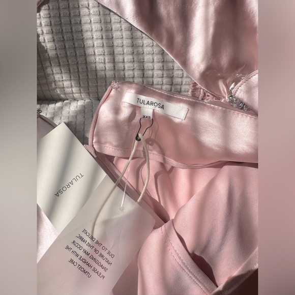 Revolve set 💖 - Picture 3 of 4